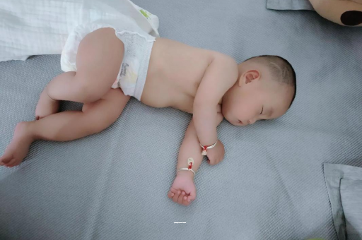 供卵试管代怀生子费用五个月宝宝体重